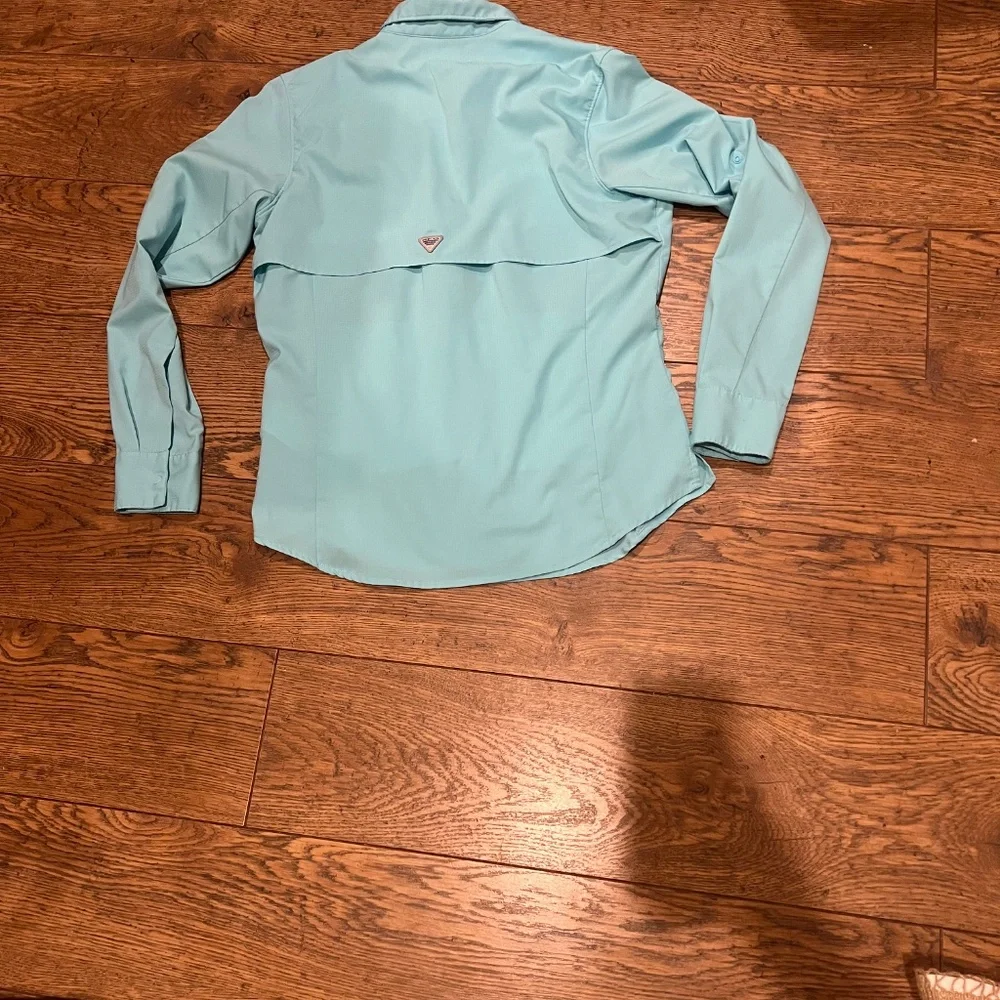 Women’s Columbia long sleeve - Picture 2 of 3